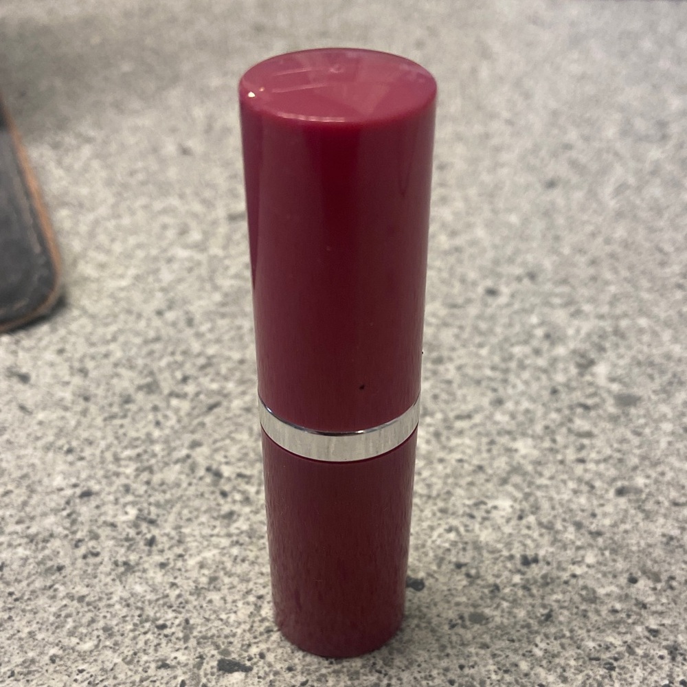 Clinique Lipstick in plum Pop